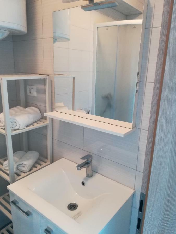 Granzola Apartment *